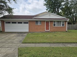 5000 Oldshire Rd, Louisville, KY 40229