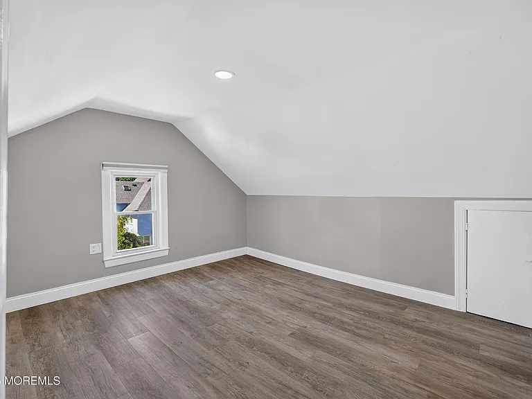 907 Bond St #2 — Photo 23
