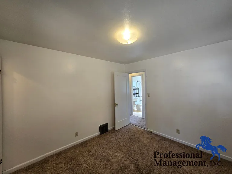 1034 N 24th St #1 — Photo 2