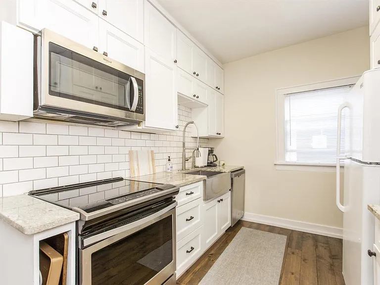 721 Corby Blvd — Photo 10