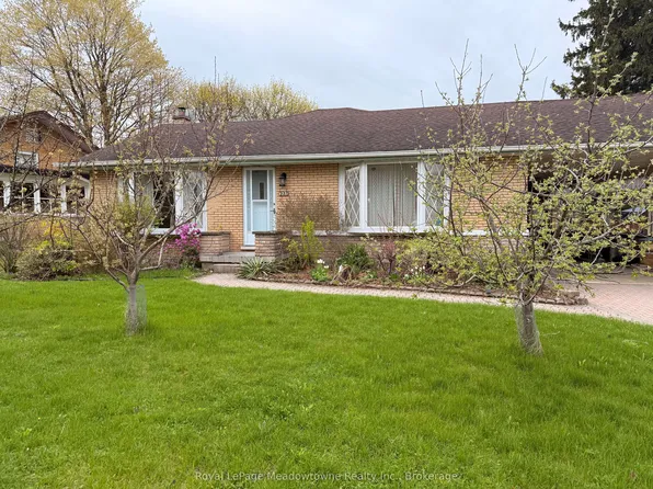 237 Woodhaven Rd, Kitchener, ON N2C 1V6