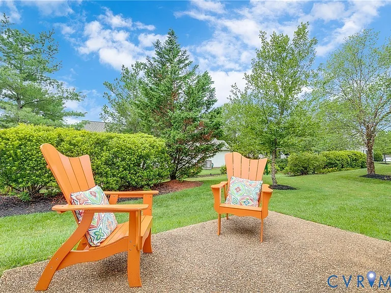 5442 Fuller Dr — Photo 2