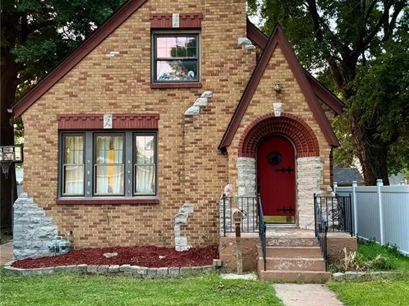 111 E Olive St, Staunton, IL 62088