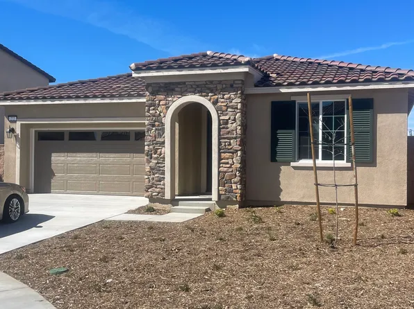 272 Everlast Ct, Hemet, CA 92543