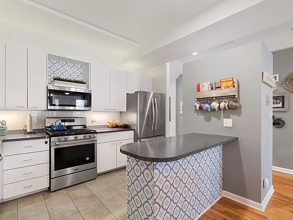 5th image of 4430 N Magnolia Ave APT 1S