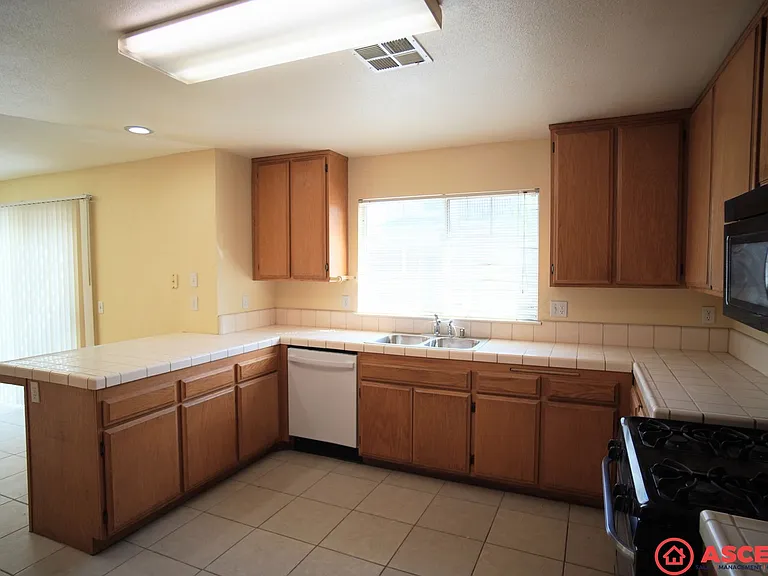 10801 Galway Bay Dr — Photo 7