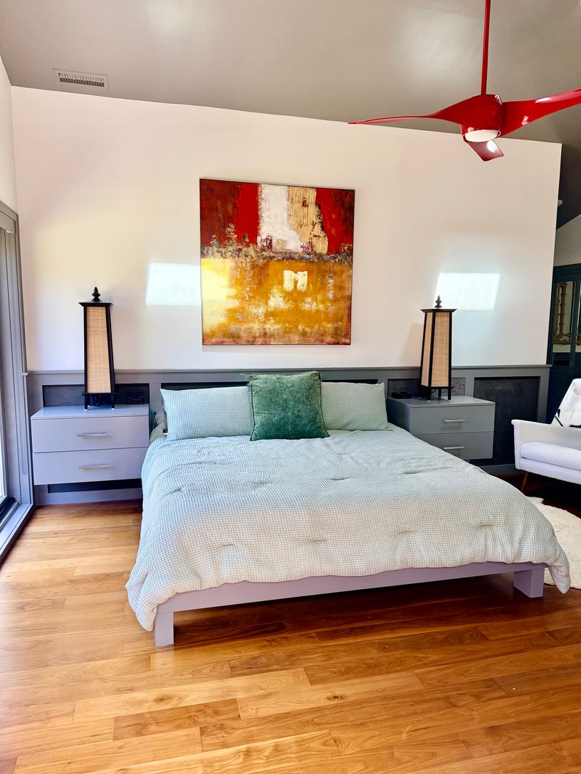  Luxurious master bedroom suite