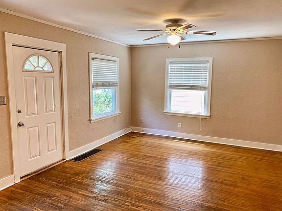 5th image of 3209 N Parish Ave