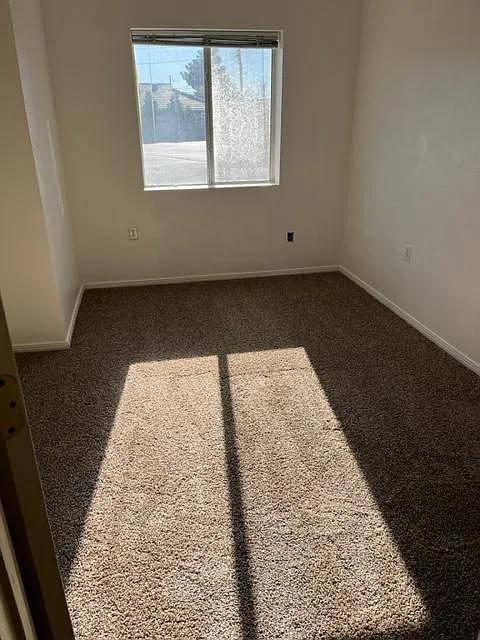 2 bed, 670 sqft, $1,100 — Photo 2