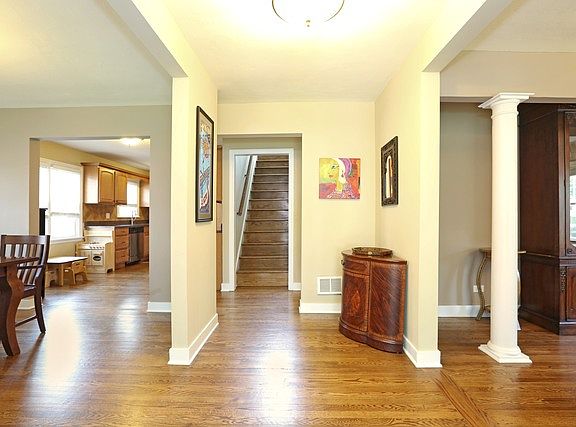 3rd image of 141 Woodstock Ave