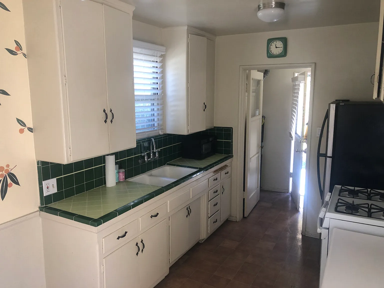 2454 Corinth Ave — Photo 3