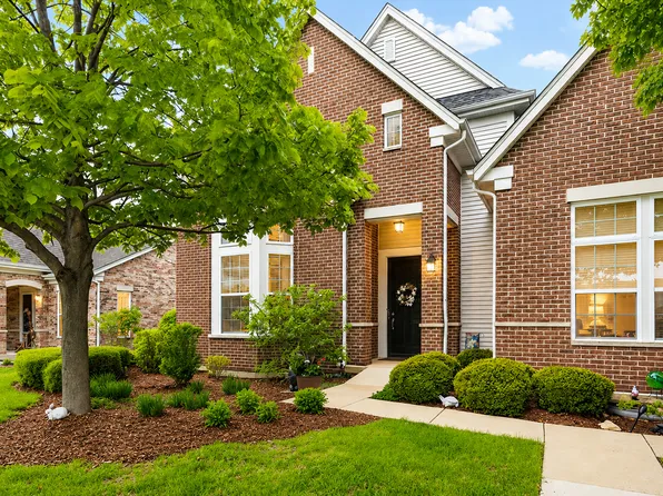 2630 Camberley Cir, Naperville, IL 60564