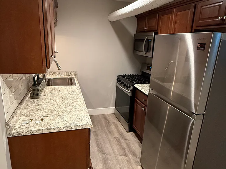 49 Cottage St #10 — Photo 5