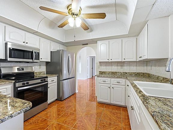 2nd image of 21441 Landis Ave