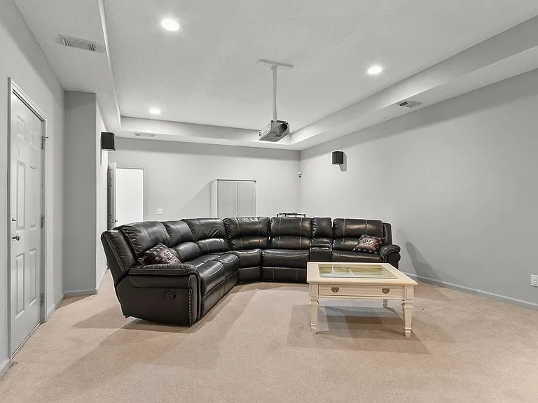 10495 Royal Points Dr — Photo 21