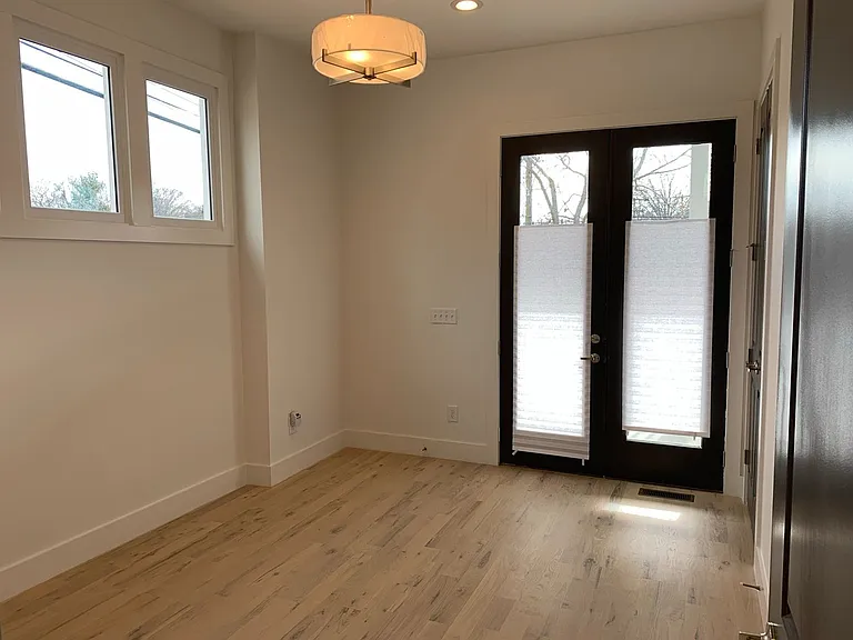 523 Fatherland St #B — Photo 6
