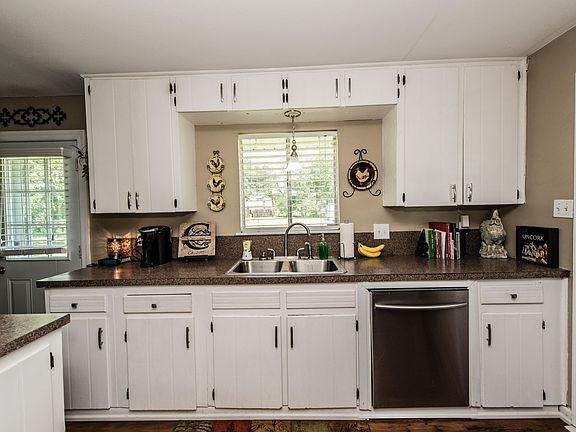 3rd image of 2926 Orangewood Dr