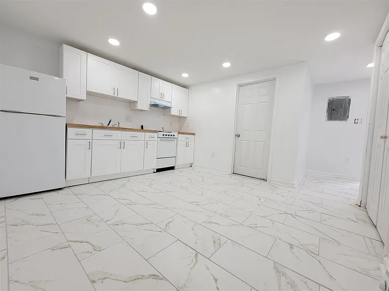 4629 Naples St — Photo 1