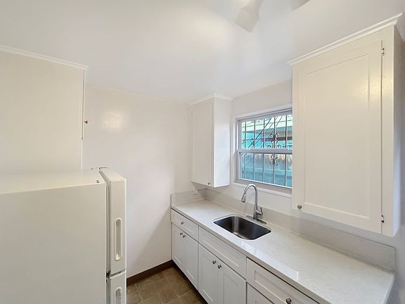 5th image of 4453 1/2 48th St