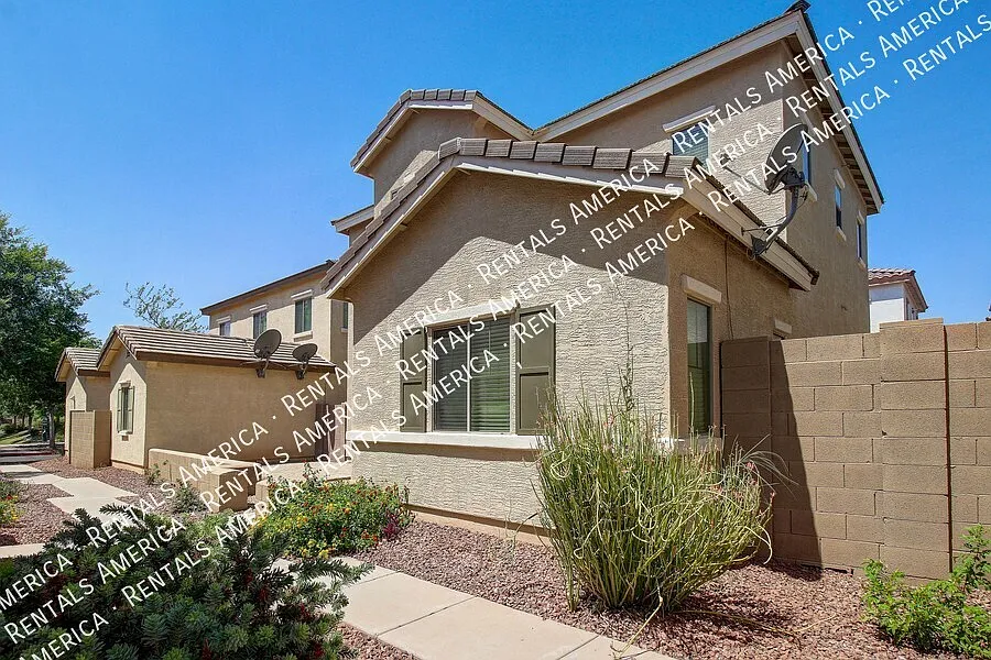 Wonderful 3 bedroom home with 2.5 baths — Photo 2