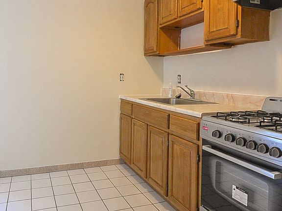 3rd image of 172 E 89th St APT 5A