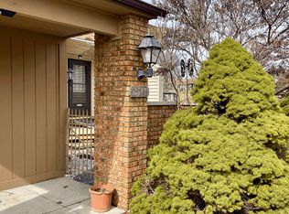 25111 Hamilton Ct UNIT 6, South Lyon, MI 48178