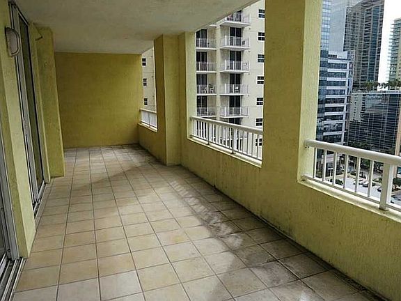 3rd image of 170 SE 14th St #14S