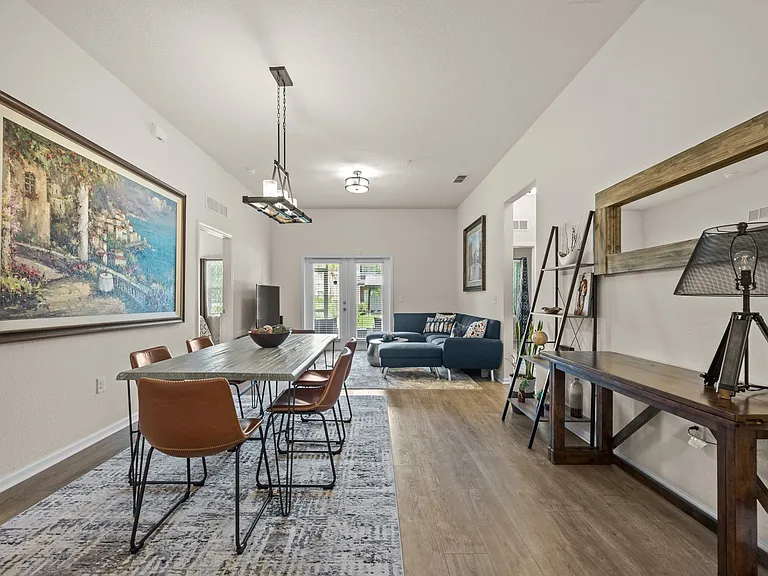 Burnett Ct — Photo 15
