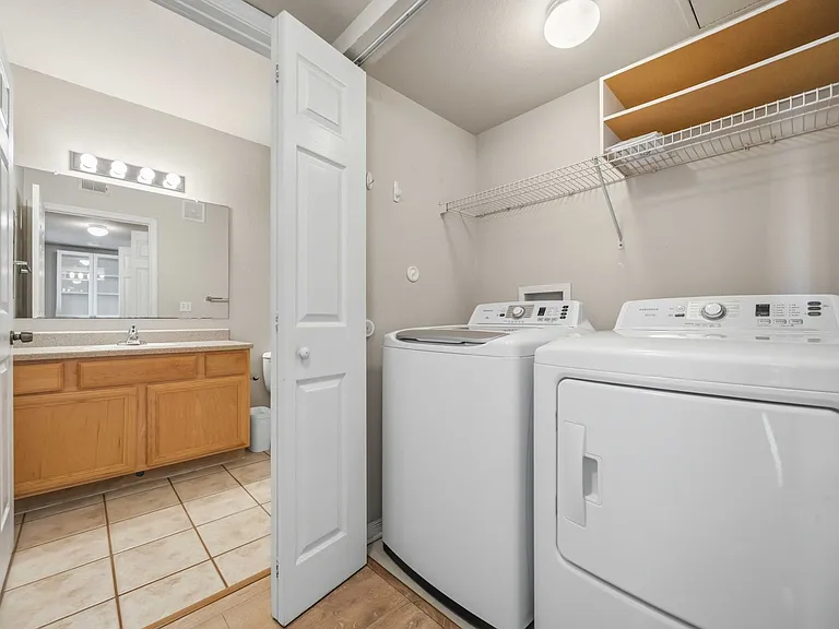 1025 Villagio Cir #208 — Photo 36