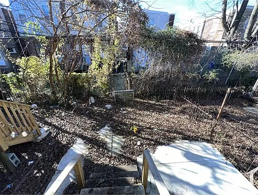 1446 N Edgewood St — Photo 31