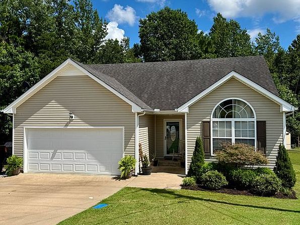 235 Foxfire Rd