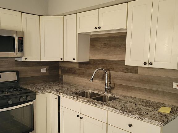 2nd image of 2100 S 1st Ave APT 3C