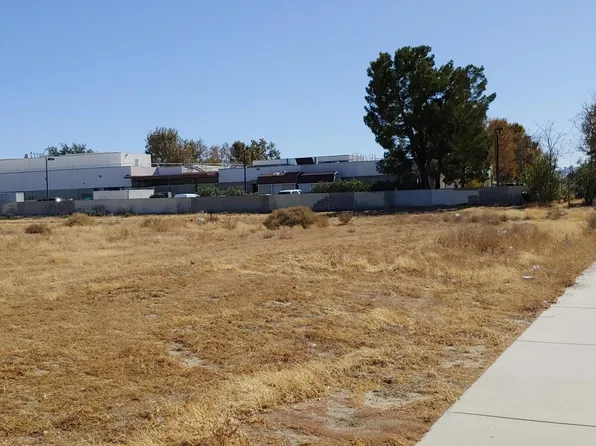15th St W #W, Lancaster, CA 93534