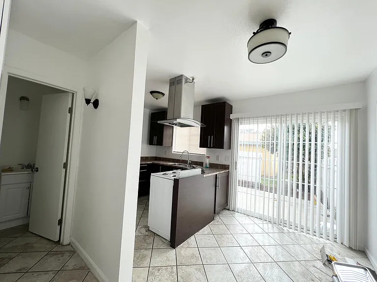 146 Montana Ave — Photo 4