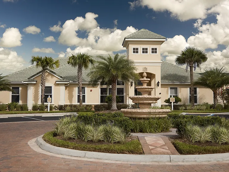Laurel Oaks — Photo 14