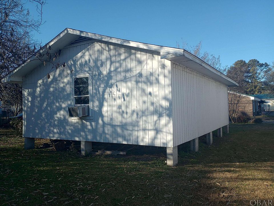 2nd image of 407 Bridge St