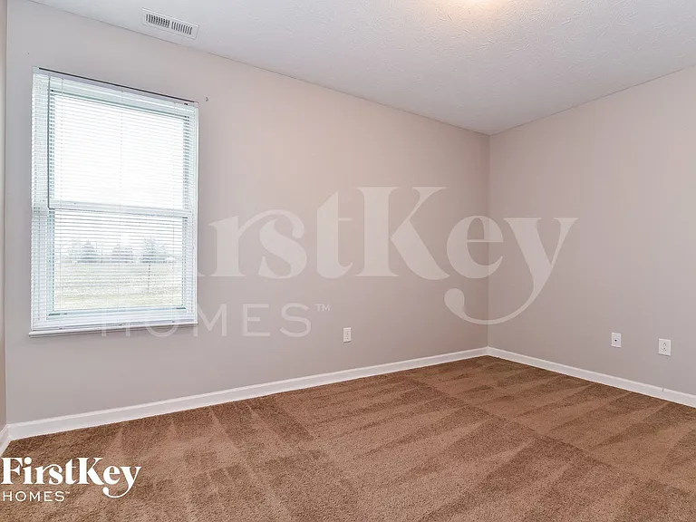 673 Loon Ln — Photo 9