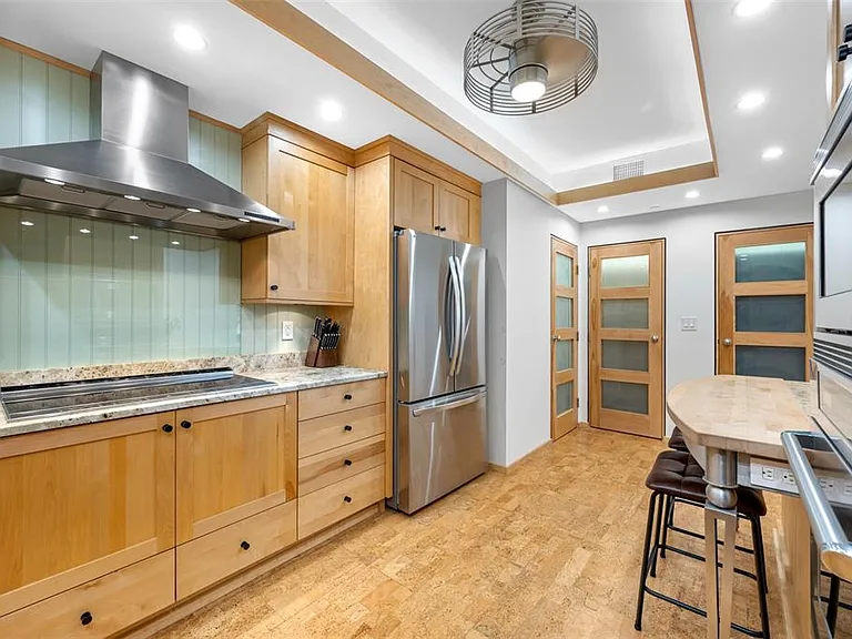 1 Beach Dr SE #2211 — Photo 31