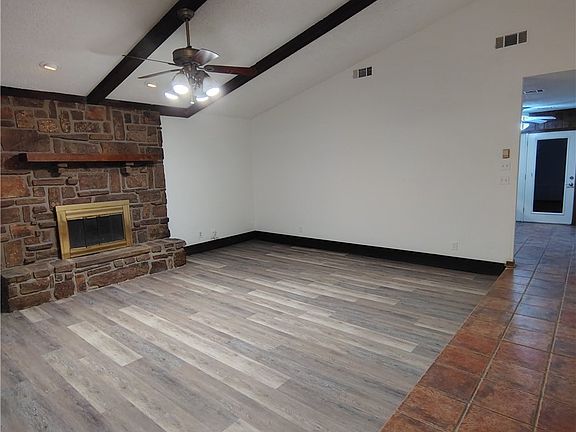3rd image of 3129 Glen Flora Way