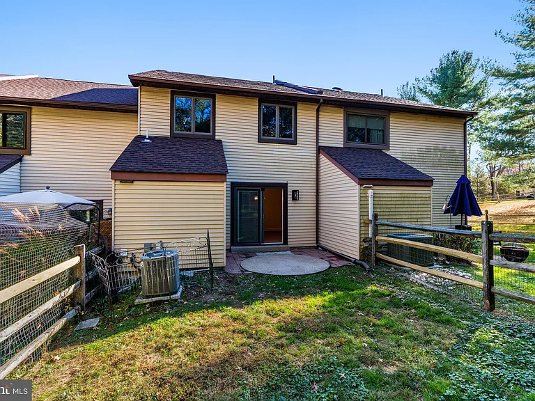 3491 Coventry Pl — Photo 24