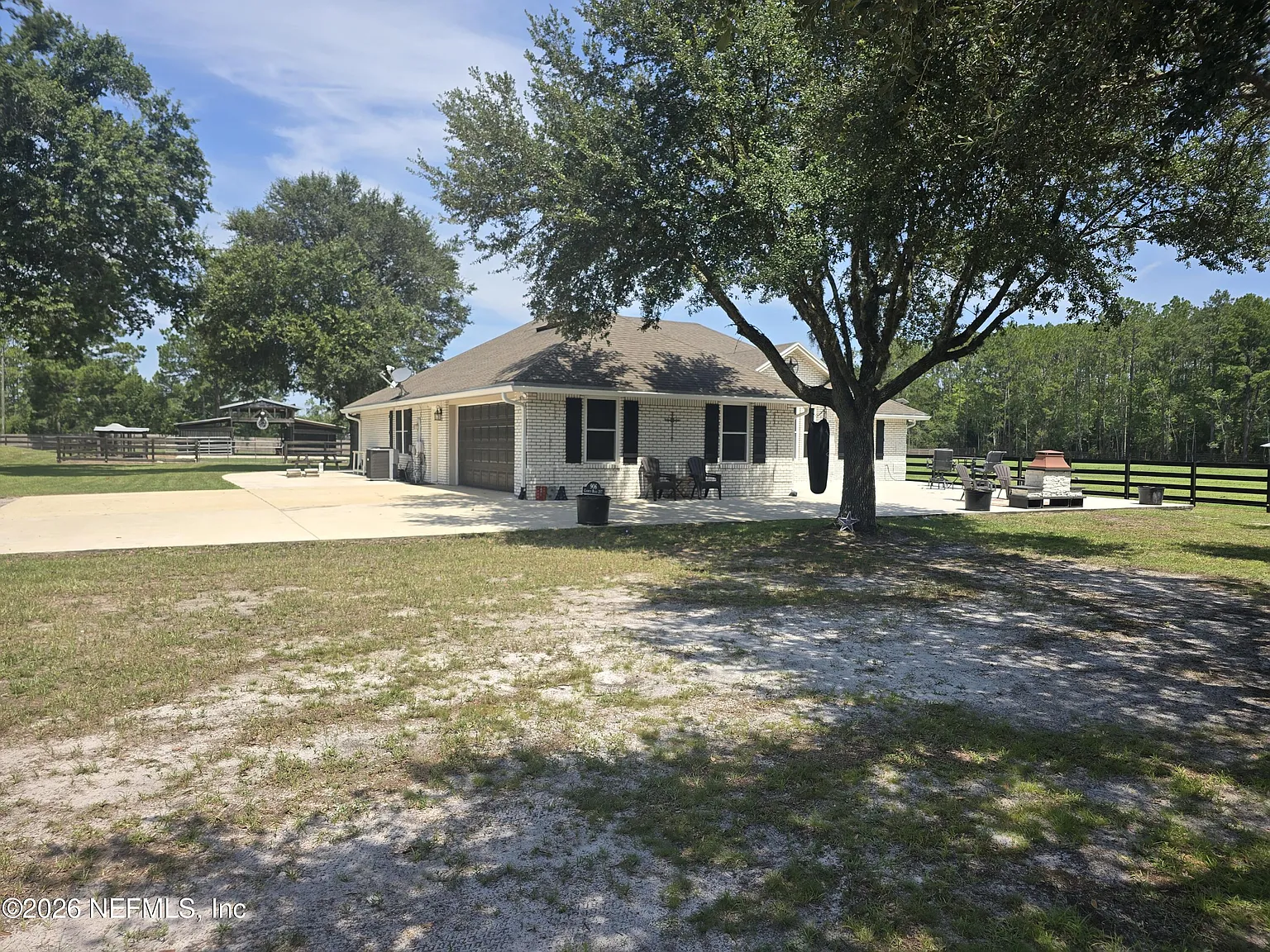 3 bed, 2.0 bath, 1894 sqft, $2,800 — Photo 2