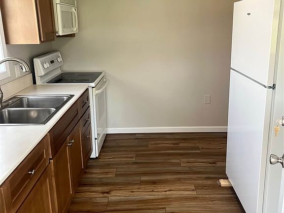 3rd image of 2428 Princeton Rd