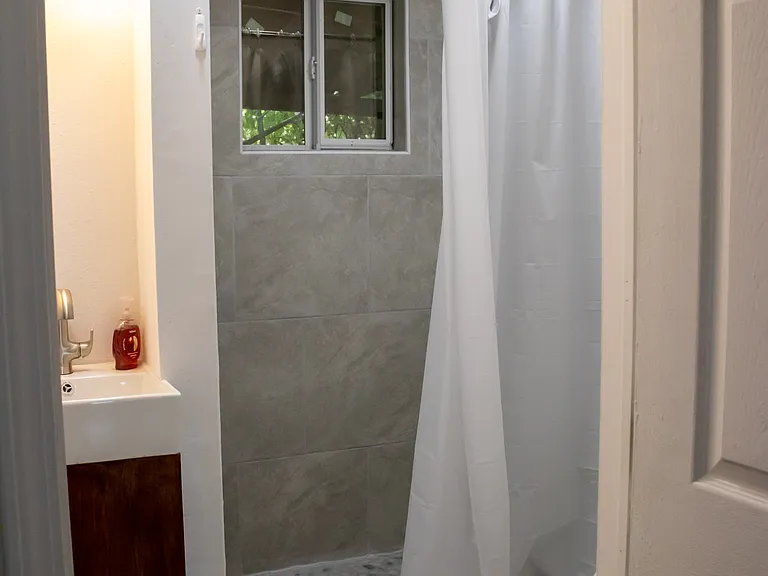 1603 W Laurel — Photo 22