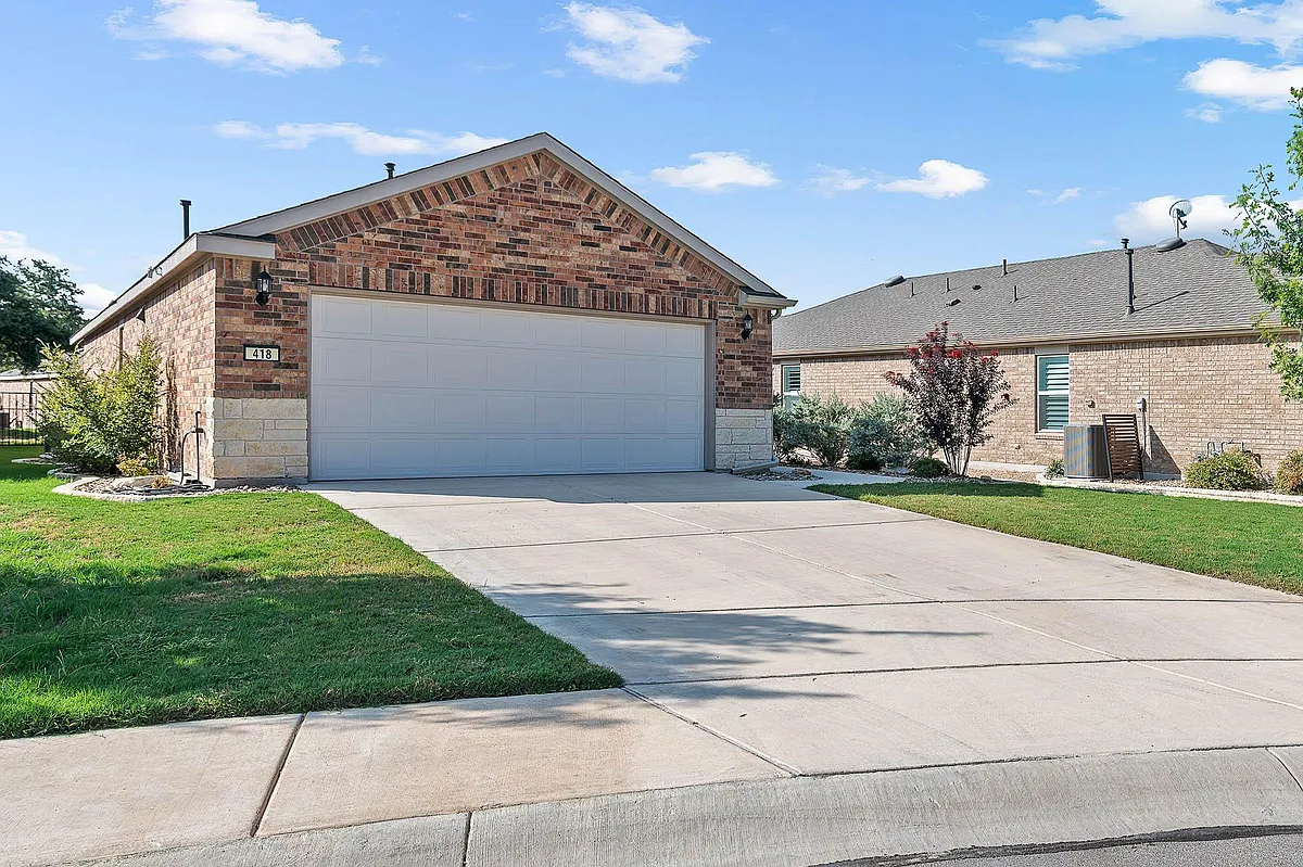 Building Photo - 418 Fannin Ct