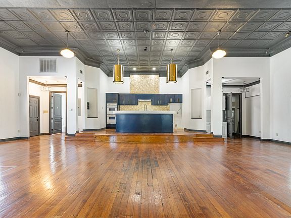 3rd image of 2602 Kings Rd