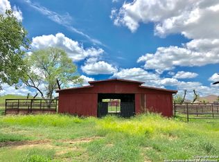 1185 County Road 214, MCCOY, TX 78113