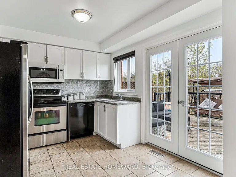 1117 Ashley Ct — Photo 15