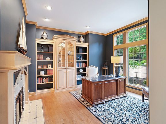 4th image of 249 White Thorne Ln