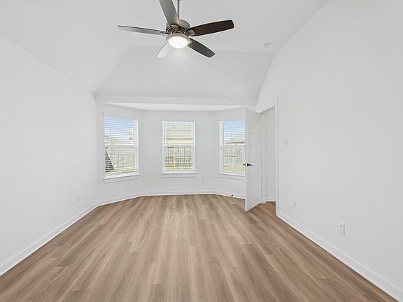 4th image of 3326 Hereford Dr