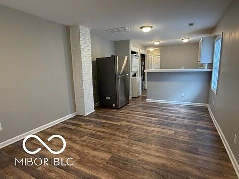 3rd image of 2961 N Gladstone Ave